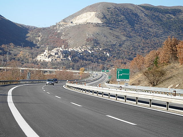 Bollino nero autostrade, previste lunghe code e traffico