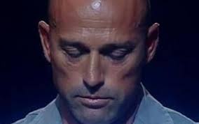 Bettarini su Mariana: “La guardo perché mi piace”