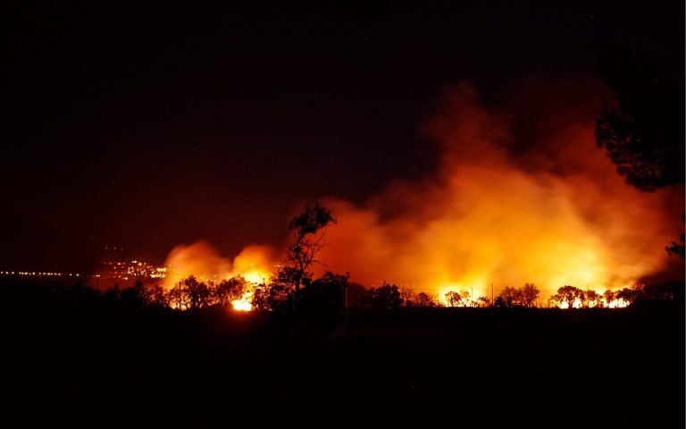 California incendi devastano parte della sua area meridionale