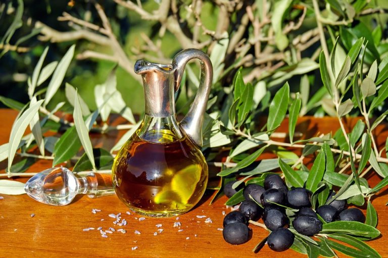 Olio d’oliva estero promosso: i test svolti sugli extravergine parlano chiaro