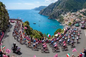 Giro d’Italia 2026, Tappa 6: la Corsa Rosa entra a Napoli attraverso i templi di Paestum e la Costiera Amalfitana — tutto quello che c’è da sapere